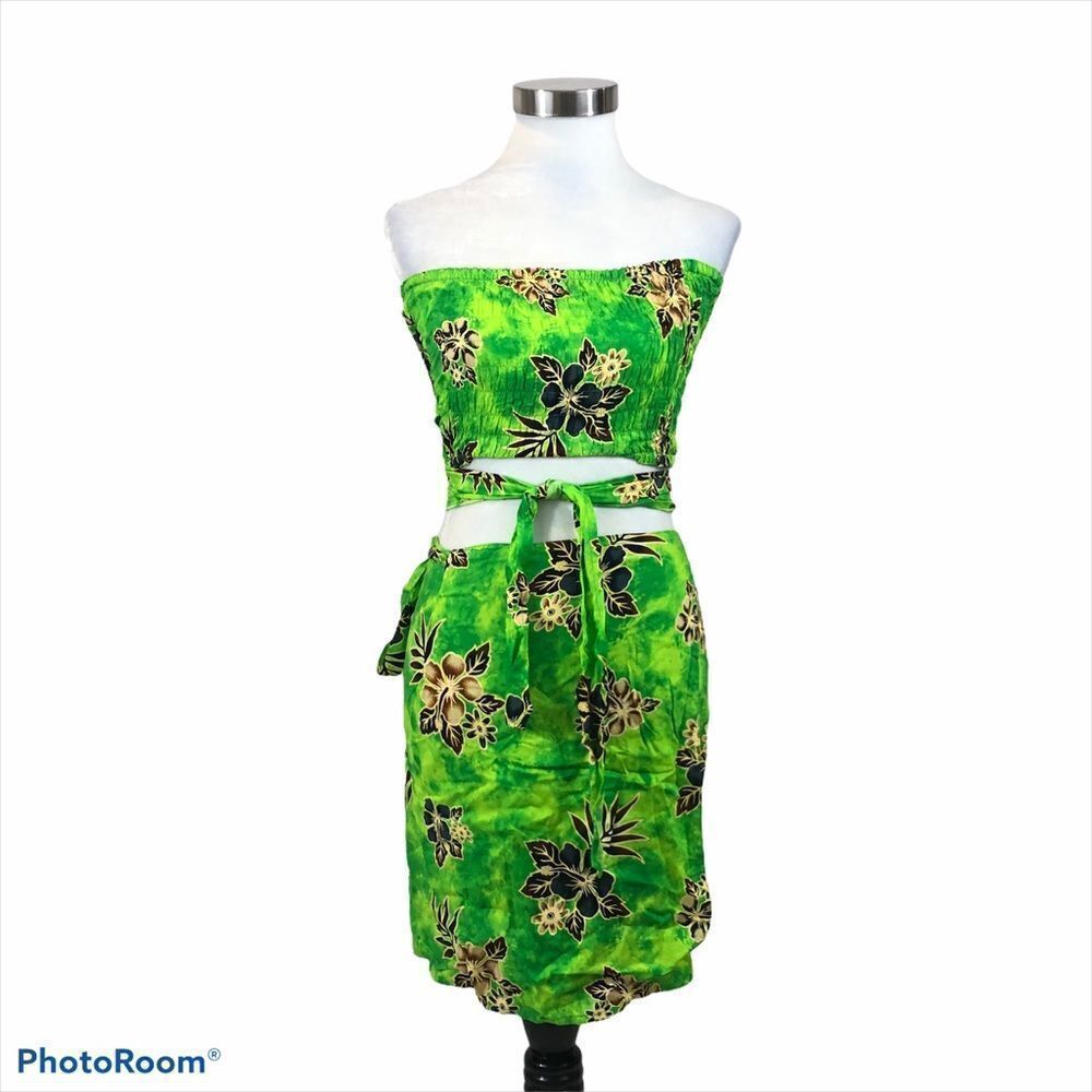 J&J Fashion Hawaii 2‎ Piece Green Top and Skirt Set